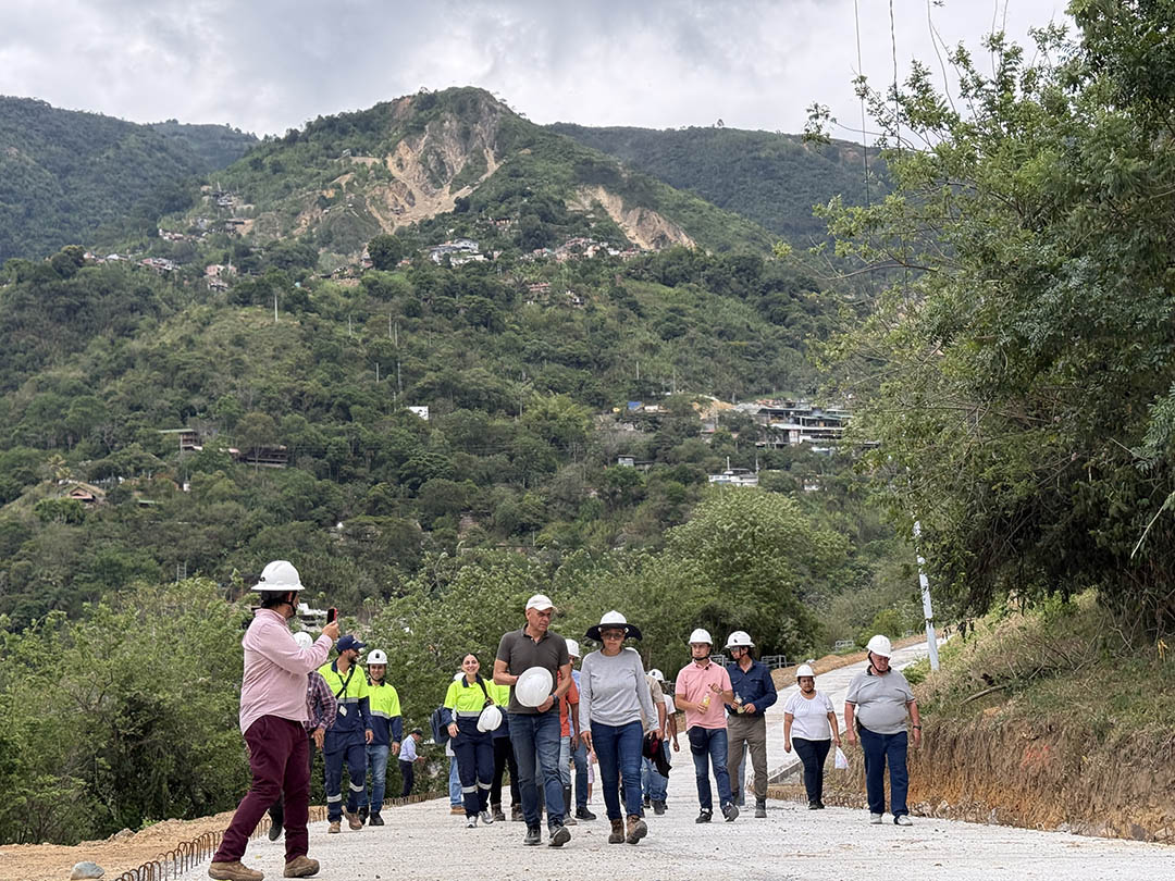 6. Recorrido de revisión de la vía con la comunidad e259a