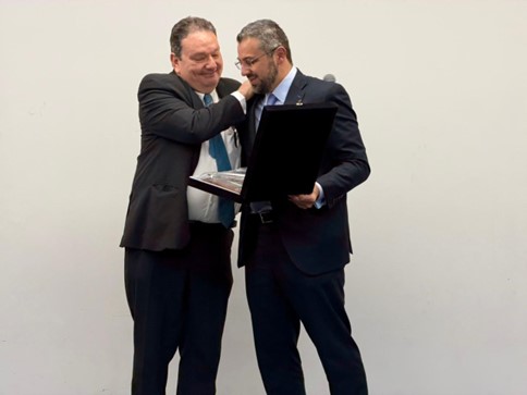 Victor Mauricio bf263