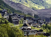 Cómo el derretimiento de los glaciares amenaza la idílica vida en los Alpes que define a Suiza
