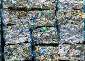 DE PLÁSTICO VIRGEN A PLÁSTICO RECICLADO: CÓMO LA INDUSTRIA DE CONSUMO AVANZA HACIA EMPAQUES MÁS SOSTENIBLES