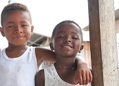 Más de 8.000 niños y niñas en Colombia y Ecuador recibieron atención médica y bienestar en 2024 y 2025
