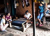 3300 millones de personas viven en países que gastan más en intereses de deuda que en salud o educación